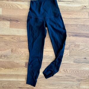 Lululemon Cropped 23" Scalloped Edge Leggings - Black